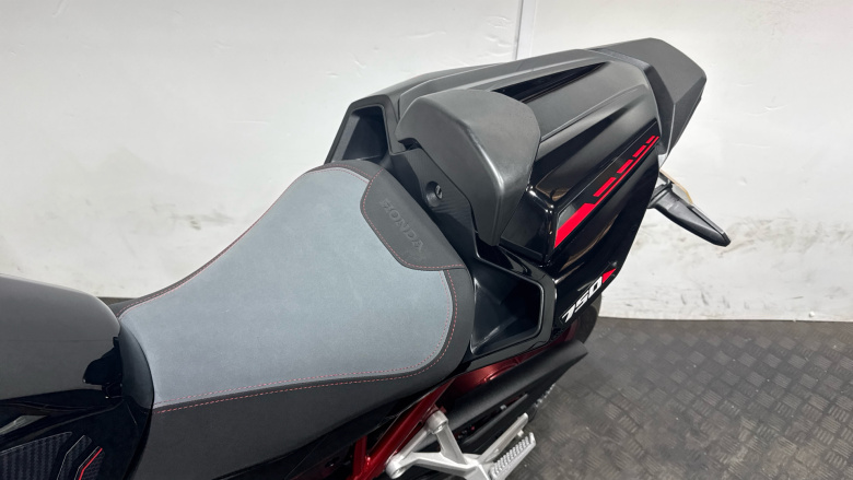 (23MY) Honda CB750 Hornet